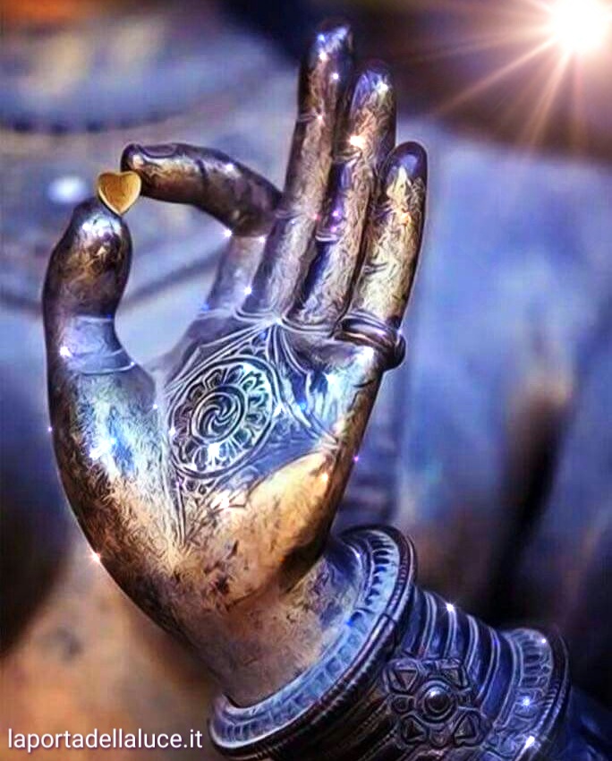 Il Mudra della Benedizione e della Misericordia (mudra,benedizione,varada mudra,meditazione,misericordia) La Porta della Luce
