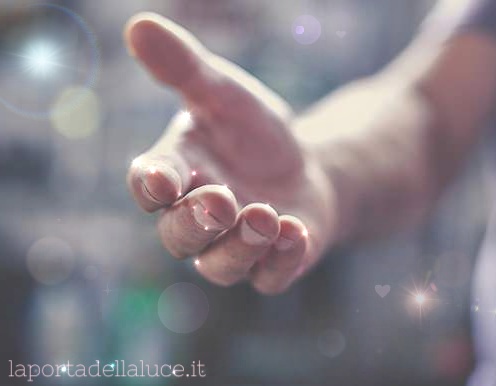 Come aiutare il prossimo (aiutare il prossimo,discernimento,cristo,compassione,sofferenza) La Porta della Luce