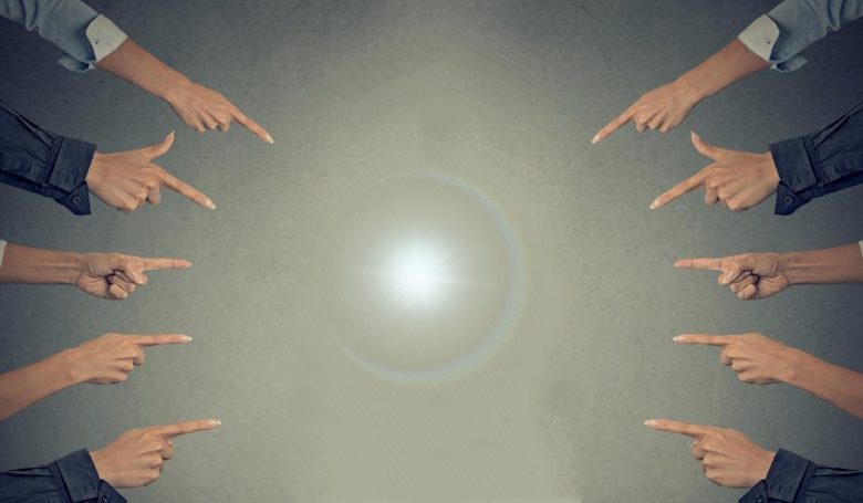 Giudicare significa giudicarsi (giudicare,giudicarsi,legge,paura) La Porta della Luce