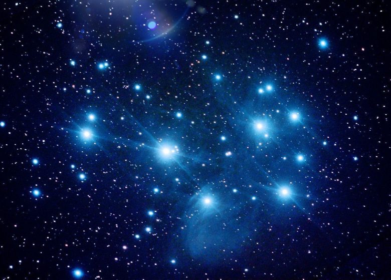 Meditazione per ricevere la Luce Blu delle Pleiadi: amore e guarigione (audio-meditazione guidata) (pleiadi,meditazione,guarigione,chakra,alcyone,audio,guidata,luce blu,energia di guarigione) La Porta della Luce