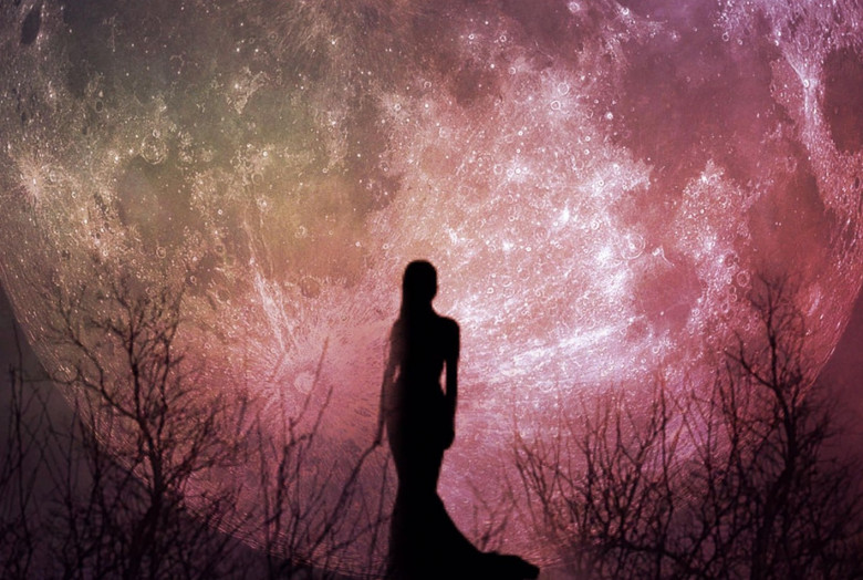 Le fasi nella donna - consigli per vivere al meglio l'energia femminile - pratica della Luna Piena (donna,femminile,energia,ciclo,luna) La Porta della Luce