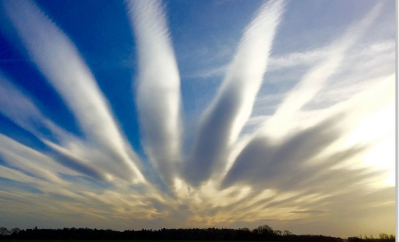 La manipolazione dei fenomeni atmosferici e del clima - cosa fare - Channeling (clima,manipolazione,aerei,calore,pioggia,aria,angeli,channeling,canalizzazione) La Porta della Luce