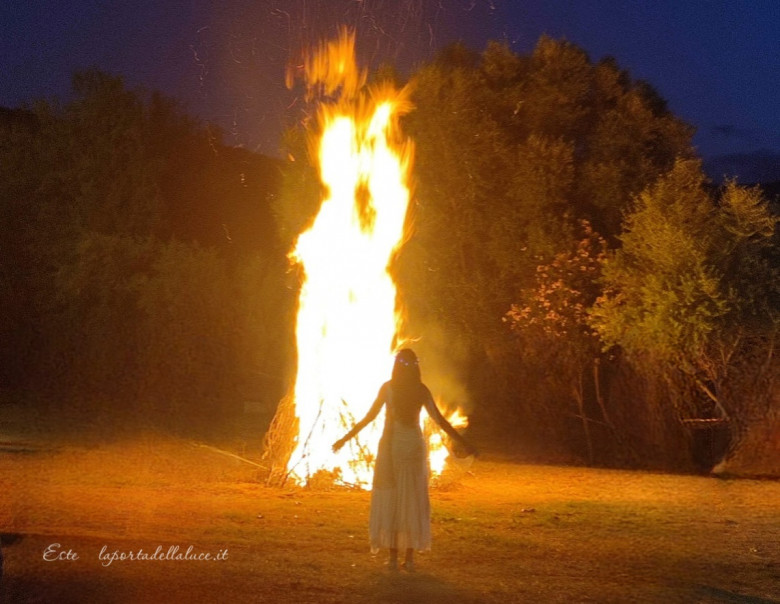 Meditazione per contattare il Sole Interiore (audio-meditazione guidata) - La Porta della Luce Meditazione per contattare il Sole Interiore (audio-meditazione guidata) (sole interiore,meditazione,solstizio d'estate,energia,audio meditazione,audio,guidata) La Porta della Luce