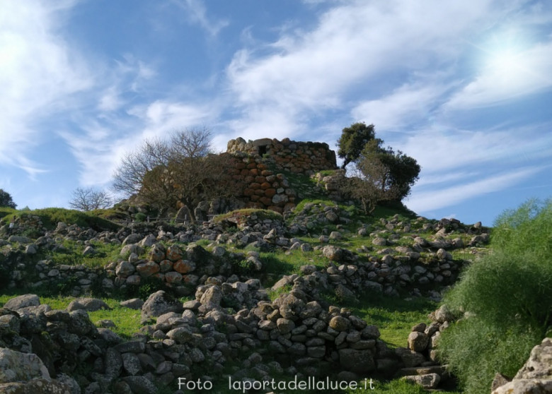 Collegarsi all'energia dei luoghi e degli Antenati (luoghi,antenati,energia,terra,sacri) La Porta della Luce