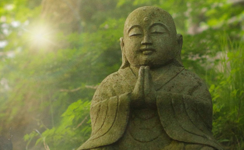 Accedere allo spazio interiore attraverso il respiro (respiro,spazio interiore,consapevolezza,presenza,pensiero,mente) La Porta della Luce