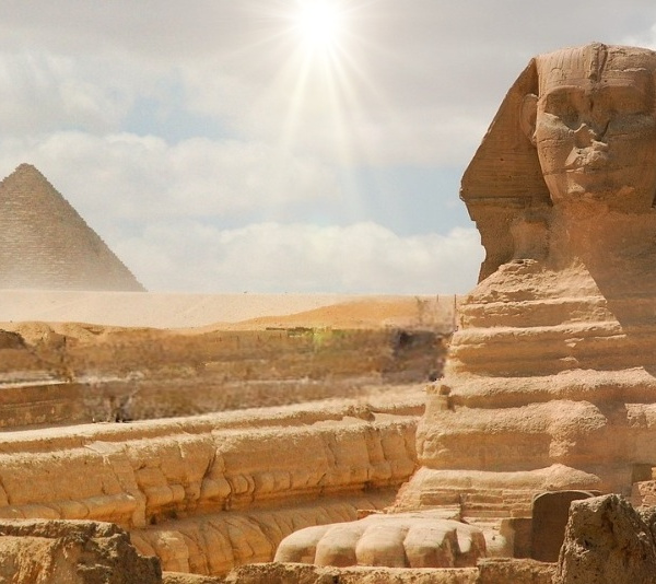 Le Tavole Smeraldine: dopo Atlantide, l'Egitto - La Porta della Luce Le Tavole Smeraldine: dopo Atlantide, l'Egitto (griglia cristallina,meditazione,cristalli,quarzo,ametista,terra,Luce,griglia,audio,guidata,cristalli di quarzo) La Porta della Luce