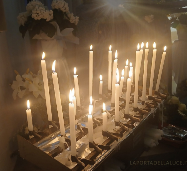 Celebrare i Defunti e lasciarli liberi - Channeling - La Porta della Luce Celebrare i Defunti e lasciarli liberi - Channeling (fidatevi,vita,vittime,vivere,coraggio,coscienza,gioia,Canalizzazione,Channeling,Angeli) La Porta della Luce